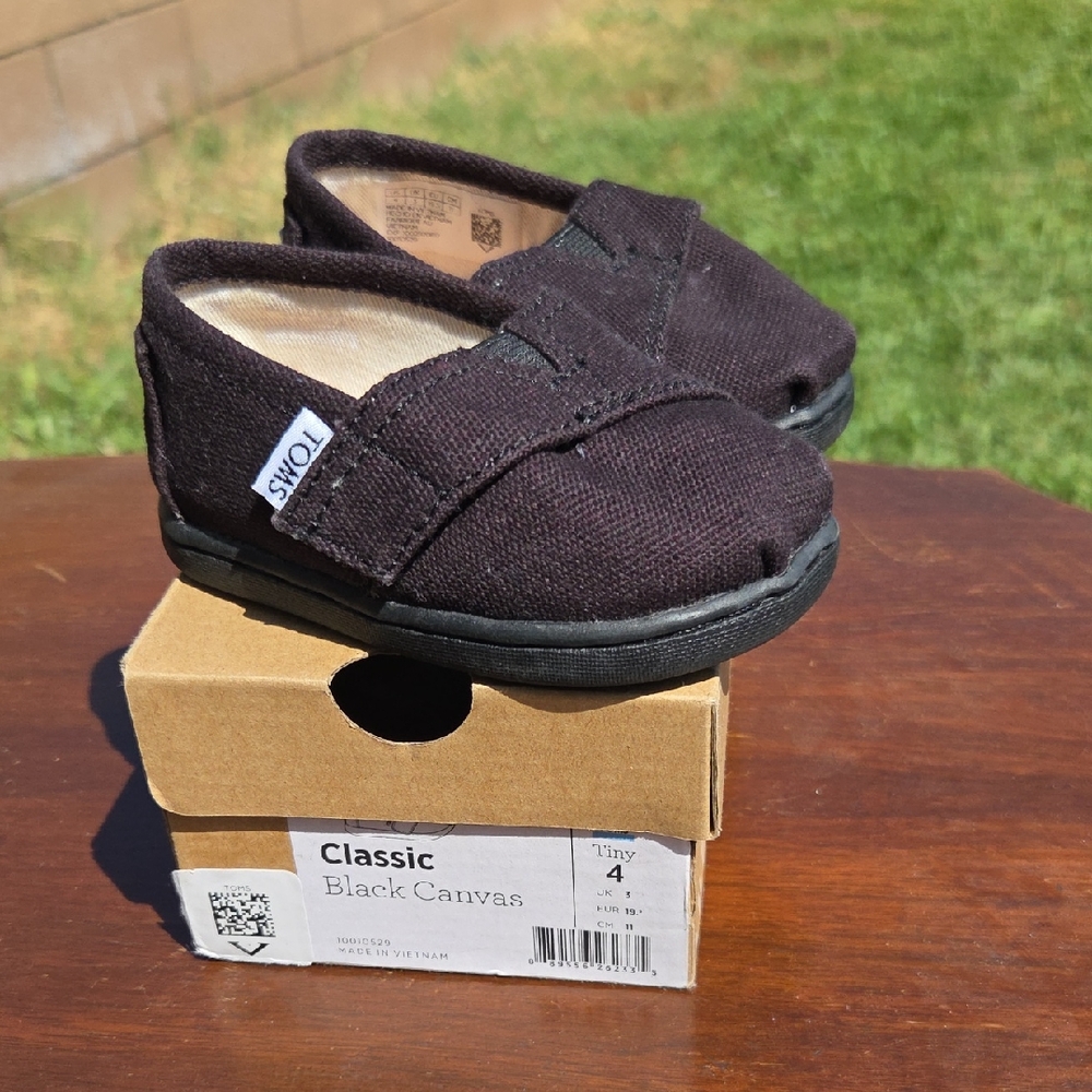 Toms Toddler Black Canvas Size 4